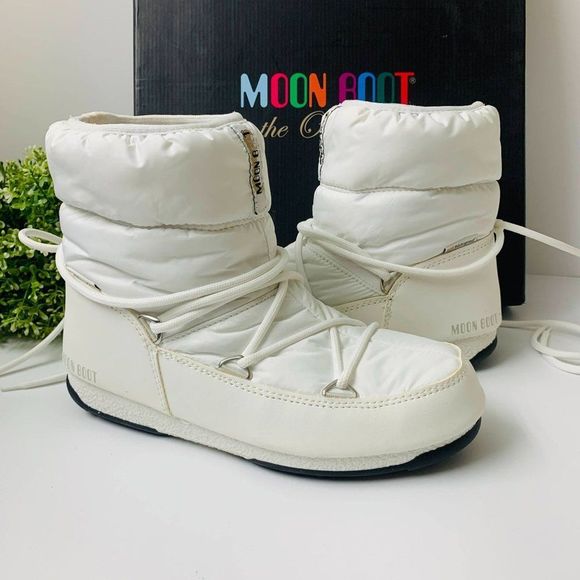 Moon Boot Shoes - Moon Boot Low Nylon WP 2 Snow Bootie 7US/39EU White Rubber Tread Sole